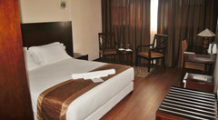 central-hotel-2.jpg 2