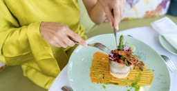 au-golden-fish-2.jpg 2