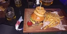 brew-bistro-lounge-1.jpg 1