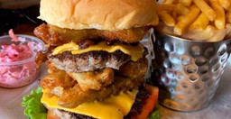 burger-and-relish-c1h5s9Vl8p.jpg 2