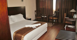 central-hotel-2.jpg 2