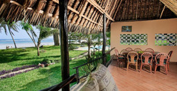 coral-beach-cottages-cFMlP.jpg 3