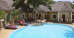 diani-beach-campsite-cottages-1.jpg 1