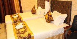 easy_hotel_kenya-PDBn2.jpg 1
