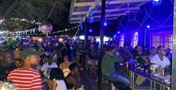 harolds-bar-1.jpg 1