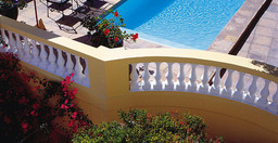 hotel-colona-castle-2.jpg 2