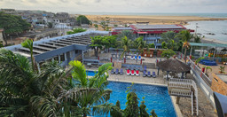hotel-du-lac-2.jpg 3