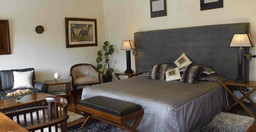house-of-waine-2.jpg 2