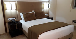 iu-hotel-huambo.jpg 1