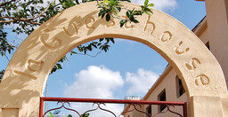 la-guesthouse-etoile.jpg 1
