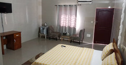 la-nouvelle-villa-des-hotes-YqiQ6wvQDb.jpg 2