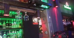 la-parenthese-bar-resto-lounge-2.jpg 3