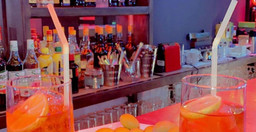 la-parenthese-bar-resto-lounge.jpg 1