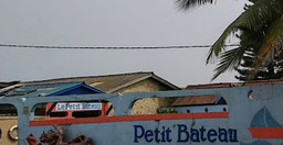le-petit-bateau-lartisan-de-la-langouste.jpg 1