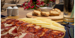 les-blancs-restaurant-bar-lounge-6cbAh2cFUr.jpg 3