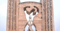 lome-tours-grand-marche-6i5dudmOlF.jpeg 2