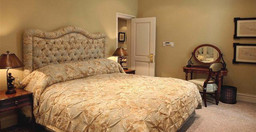 monarch-hotel-JJbKL.jpg 1