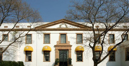 monarch-hotel-oKX8u.jpg 2