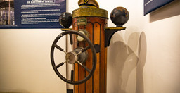 phare-des-mamelles-7LZXHrN2qt.jpg 2