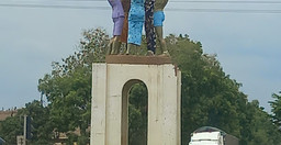 place-jarre-trouee.jpg 1