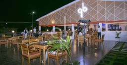 qube-bar-grill-restaurant.jpg 1