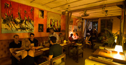 restaurant-305-karafuu-2.jpg 2