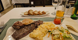 restaurant-la-pierrade-2.jpg 3