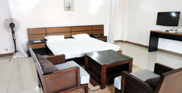 sky_hotel-nUjSB.jpg 2