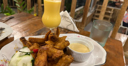 stop-over-restaurant-2.jpg 2