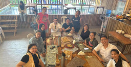 stop-over-restaurant-3.jpg 3