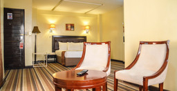 the-clarion-hotel-moi-avenue-1.jpg 1