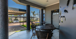the-melva-elegant-guest-house-1.jpg 2