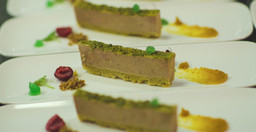 the-seven-seas-restaurant-sheraton-2.jpg 2