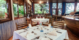 the-seven-seas-restaurant-sheraton-3.jpg 3