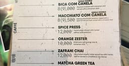 the-vineyard-cafe-wine-bar-1.jpg 1