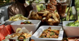 vineyard-bar-restaurant-1.jpg 1