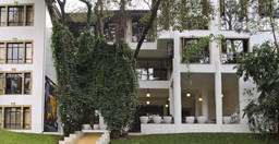 west_wood_hotel-ufmoA.jpg 1