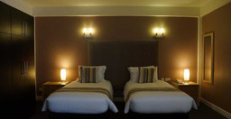 westwood_hotel-s7S0p.jpg 1