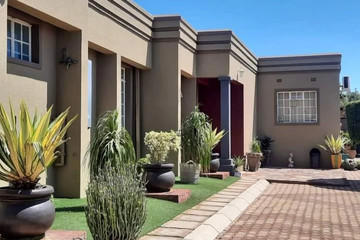Ga-Thuli Guest House Kanye