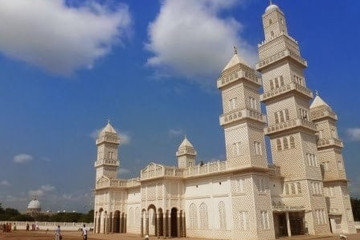 Grande Mosquée De La Paix Yamoussoukro