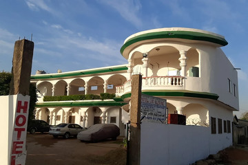HOTEL GB kandi Kandi