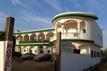 HOTEL GB kandi Kandi