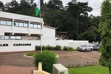Hotel les cascades Man