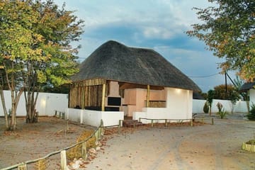Kessa's Chalets Guest House Maun
