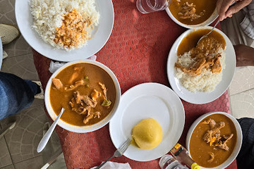 Maquis Treichville, Poulet Avec Les Doigts Abidjan