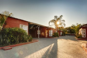 Mokoro Lodge Maun
