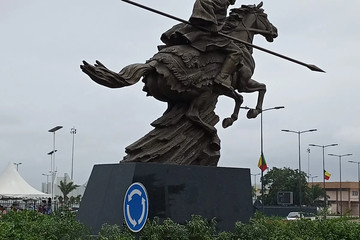 Monument Bio Guera Cotonou