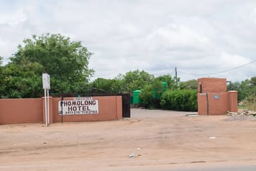 Phomolong Hotel Mogoditshane