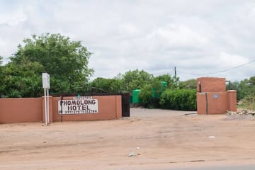 Phomolong Hotel Mogoditshane