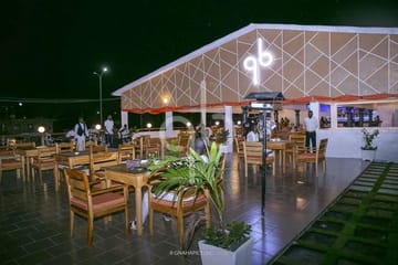 QUBE BAR GRILL RESTAURANT Cotonou